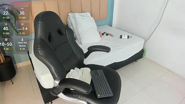 kendra ht online show from December 23, 2025, 3:04 am