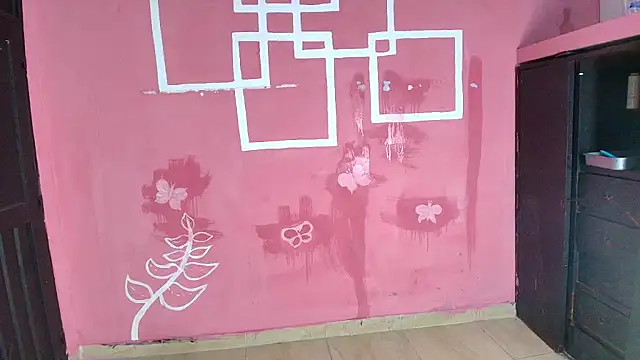 Esmesweet23 online show from November 14, 2025, 8:18 pm