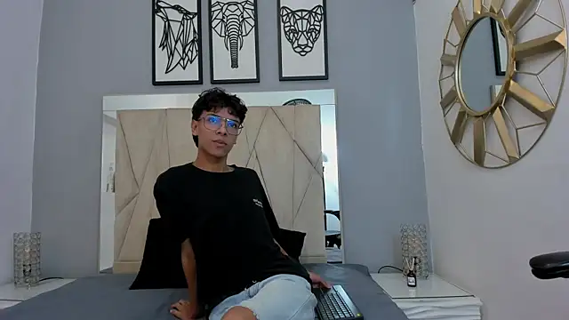 adams bobby online show from November 23, 2025, 11:32 am