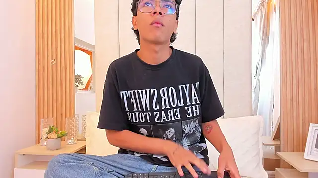 adams bobby online show from July 21, 2026, 11:12 am