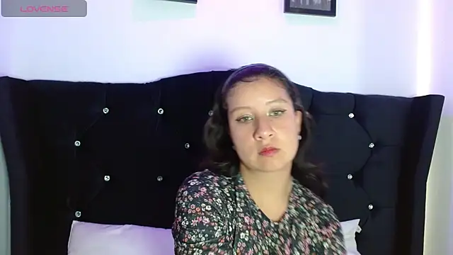 Chloe-love  online show from October 30, 2025, 12:28 pm