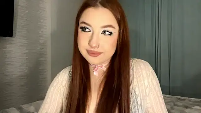 IsabellaRedfire online show from December 5, 2025, 5:42 pm