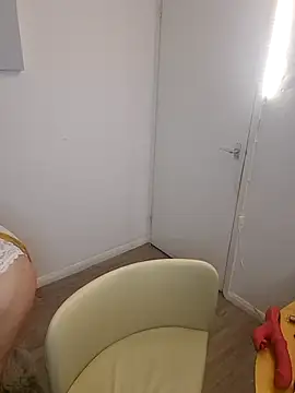 BubblesLovexox online show from November 24, 2025, 10:42 pm