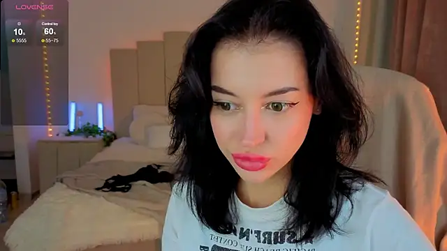 poison  ivy online show from November 10, 2025, 3:16 am