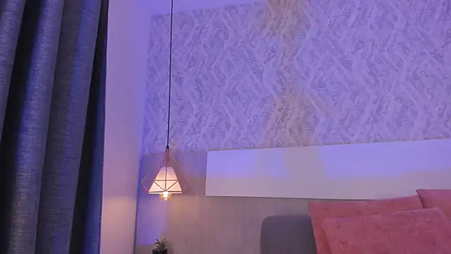 Vittoria  rossi online show from April 18, 2026, 7:58 pm