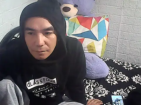 yourasiandesire69 online show from November 9, 2025, 7:28 am