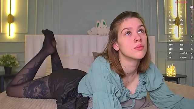 LoraPuffs online show from February 16, 2026, 4:03 pm