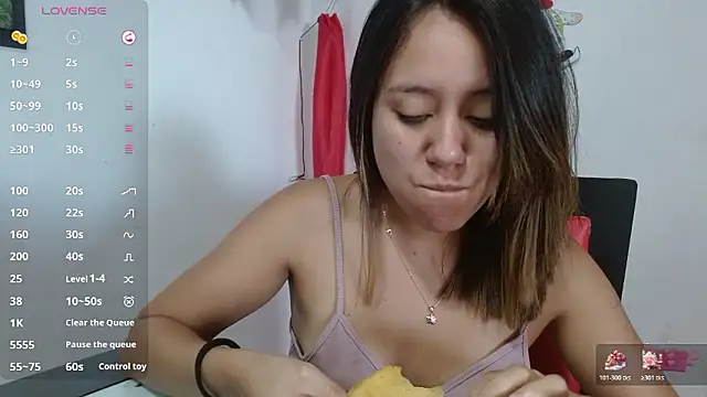 LunaaMorena online show from January 6, 2026, 1:15 pm