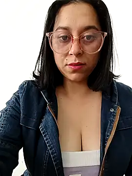 Snapshot of Caroline-17 chatting on November 1, 2025, 12:40 pm Caroline-17 online show from November 1, 2025, 12:40 pm