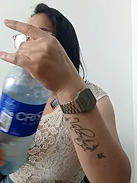 Snapshot of Caroline-17 chatting on November 4, 2025, 5:45 pm Caroline-17 online show from November 4, 2025, 5:45 pm