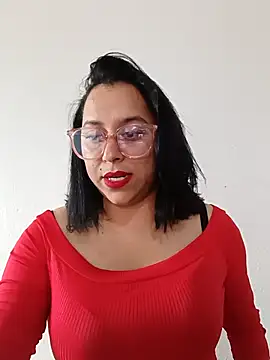 Snapshot of Caroline-17 chatting on November 24, 2025, 6:07 pm Caroline-17 online show from November 24, 2025, 6:07 pm