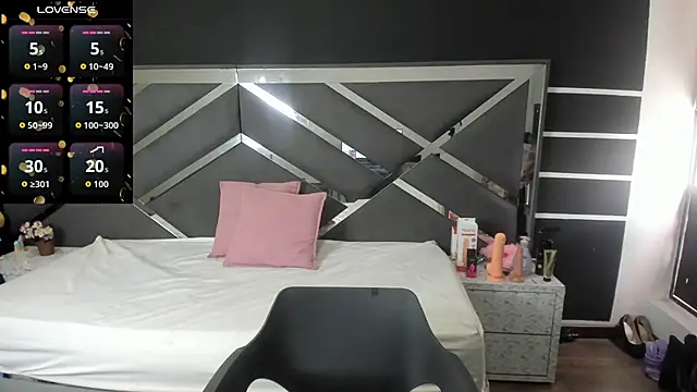 ScarlettParker online show from November 13, 2025, 12:59 pm