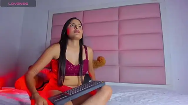 Cattalina 25 online show from November 5, 2025, 7:58 pm