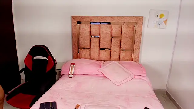 TamyMoon online show from November 19, 2025, 12:49 pm