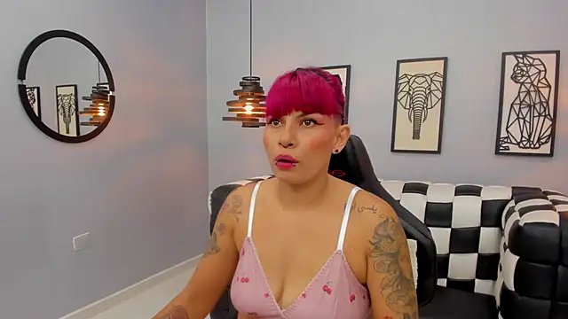 NoaKitsu online show from December 2, 2025, 3:45 am