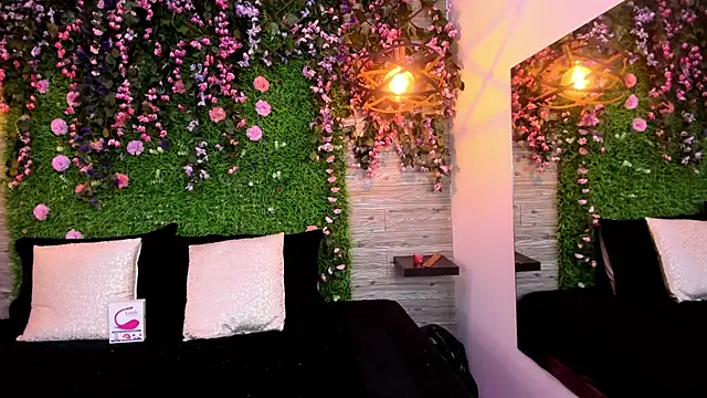 EmilyyRed online show from November 8, 2025, 9:13 pm