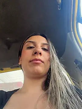 sarah honey   online show from December 15, 2025, 3:05 pm