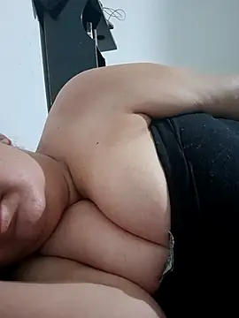 SaraCute 1 online show from November 15, 2025, 2:46 pm