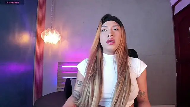 Ela windsor online show from December 2, 2025, 7:42 pm