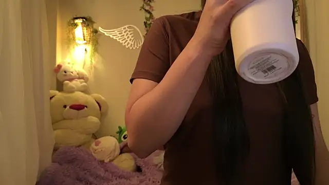 ISA NIXON online show from April 20, 2026, 5:16 pm