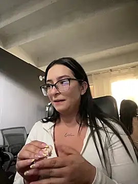 Kloe Novoa online show from January 6, 2026, 1:26 pm