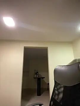 Kloe Novoa online show from April 1, 2026, 12:06 pm