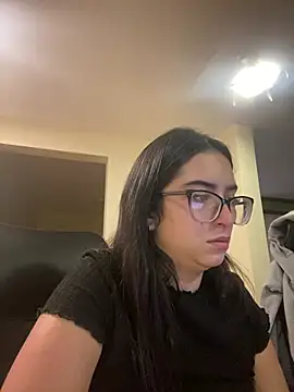 Kloe Novoa online show from April 22, 2026, 12:50 pm