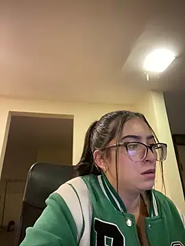 Kloe Novoa online show from April 27, 2026, 12:14 pm