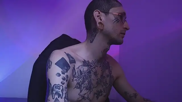 TokyoHatsumoto online show from November 19, 2025, 9:59 pm