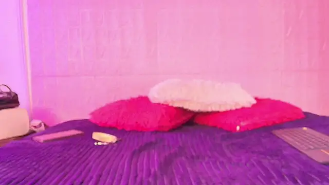 Skinny Nasty Dirty online show from October 24, 2025, 2:13 pm