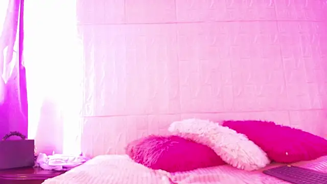 Skinny Nasty Dirty online show from November 22, 2025, 1:54 pm