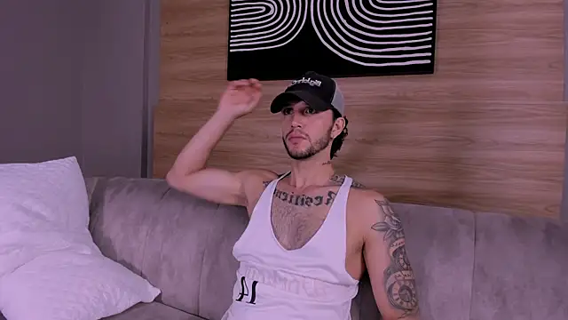 tonny  08 online show from November 8, 2025, 1:33 pm