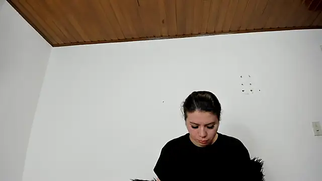 Vanessa Martinz online show from November 14, 2025, 12:26 pm