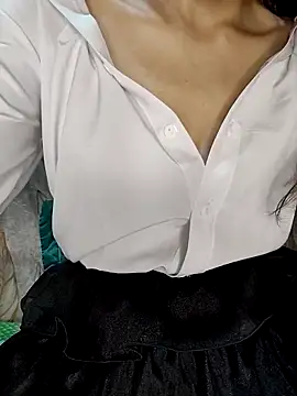 ezabel- online show from April 18, 2026, 9:24 am