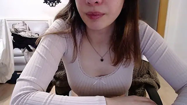 bellefleurrr online show from November 19, 2025, 8:09 pm