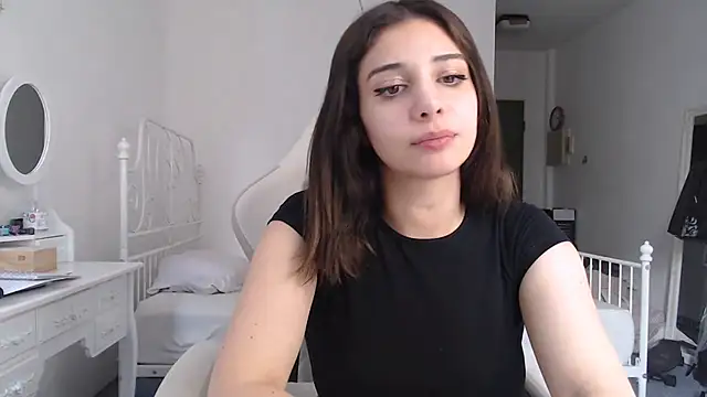 Snapshot of bellefleurrr chatting on June 4, 2026, 5:52 pm bellefleurrr online show from June 4, 2026, 5:52 pm