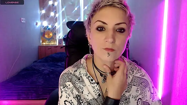 Sweet-n-Strong online show from November 21, 2025, 7:18 am