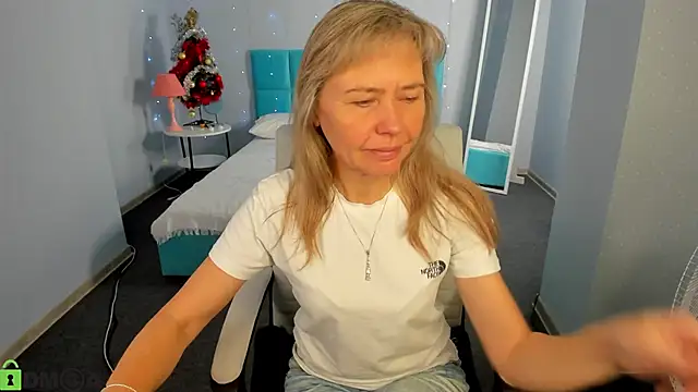 Carla Vogue online show from January 6, 2026, 2:04 am