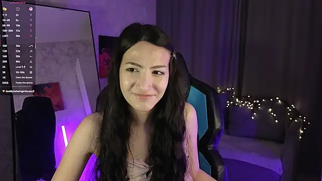 Mulan Lo online show from November 3, 2025, 7:26 pm