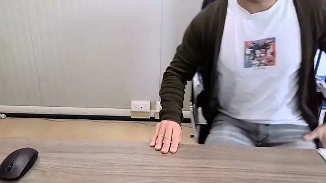 Evasionee online show from April 22, 2026, 6:49 am