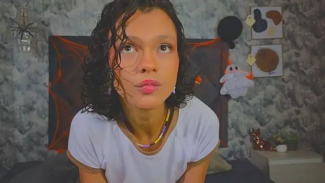 Indi rave online show from October 27, 2025, 1:37 pm