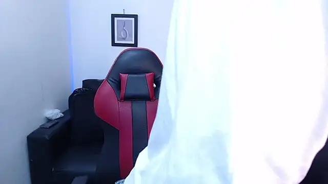 Giselle Max online show from November 6, 2025, 1:34 pm