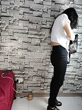 eva delight  online show from May 28, 2026, 12:13 pm