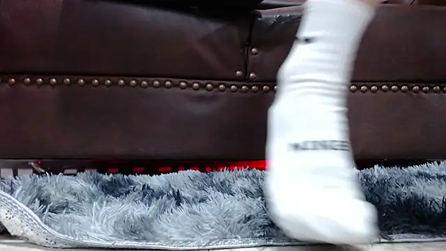 Leiladom online show from November 19, 2025, 12:05 pm