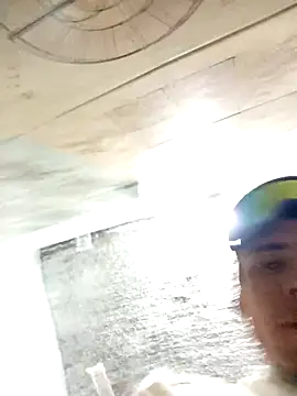 robinhd1234 online show from January 6, 2026, 11:18 pm