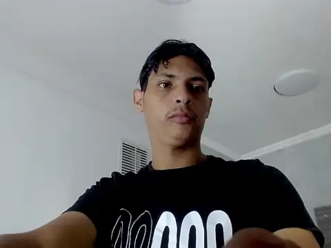 wiltom  online show from November 14, 2025, 3:05 am