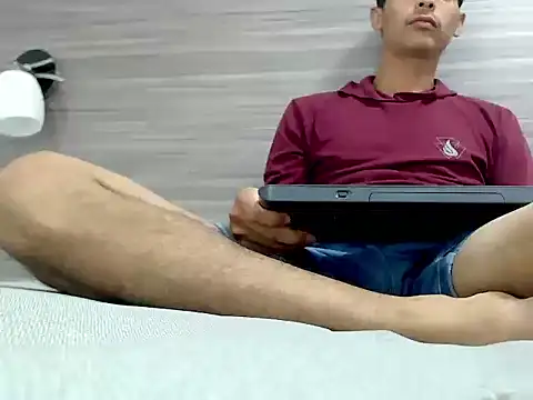 wiltom  online show from November 26, 2025, 4:57 am