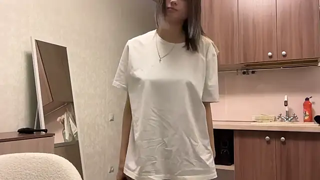 AidaGloshen online show from October 24, 2025, 6:48 pm