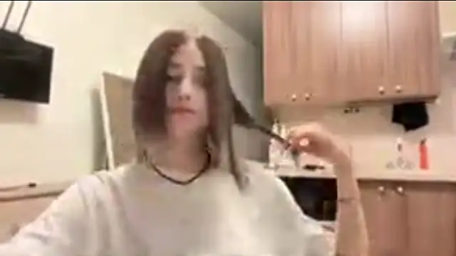 AidaGloshen online show from October 27, 2025, 5:06 pm