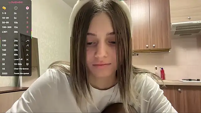 AidaGloshen online show from December 18, 2025, 4:13 pm